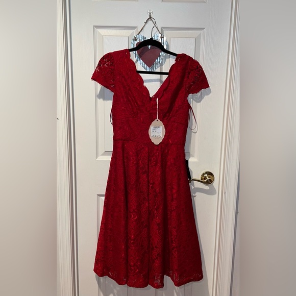 Jolie Moi Red Lace Midi - Picture 2 of 4